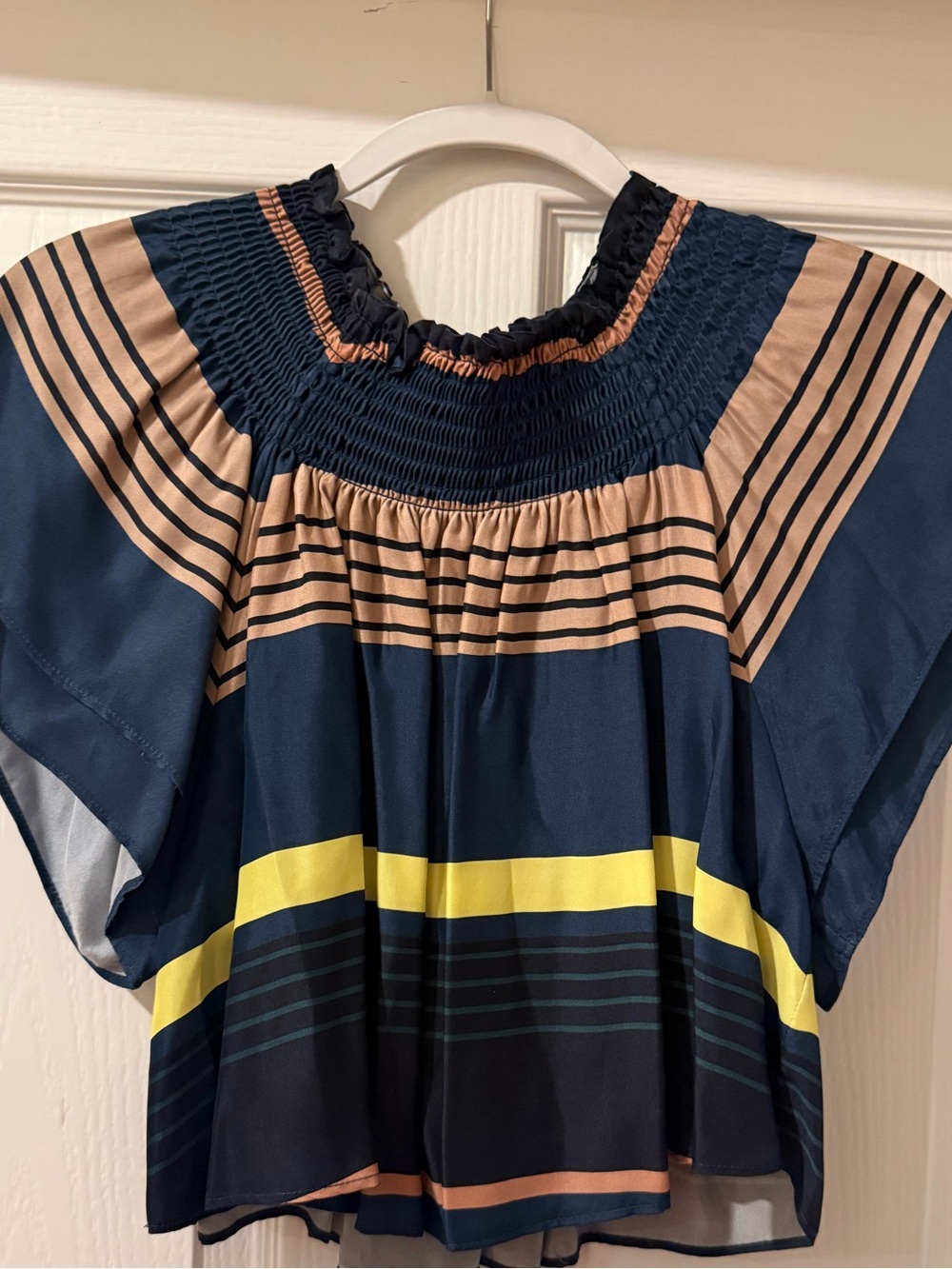 Brand: A Piece Apart
Originally purchased from Intermix.
Chic & Sleeveless fit